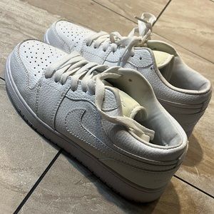 WHITE JORDAN’S LOWS